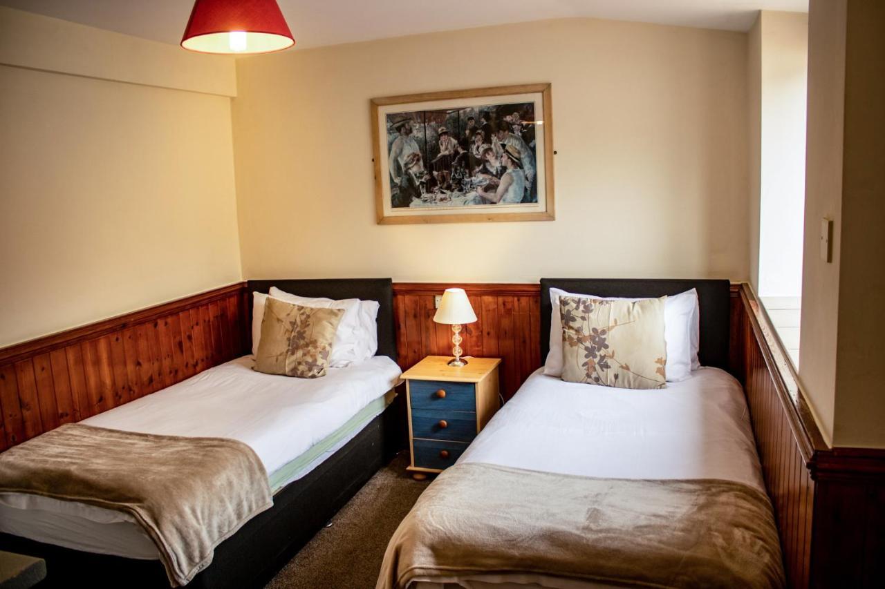 The Dolphin Hotel Chard Kültér fotó